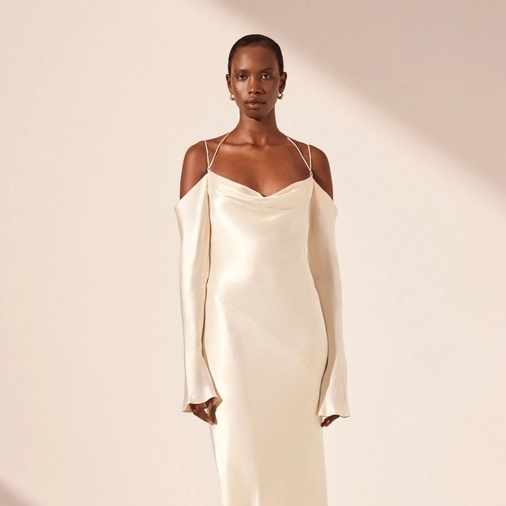 Shona Joy Wedding Dress - Picture 2 of 6